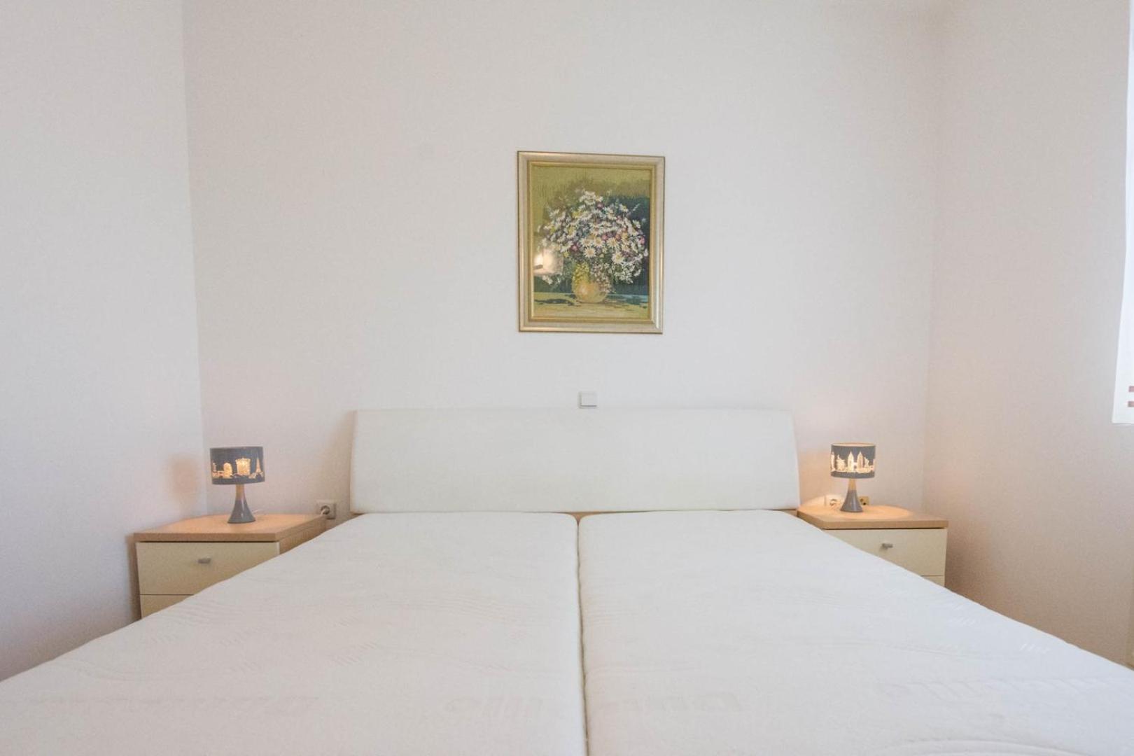 Spacious Apartment On A Great Location -Apartment Kuhta Biograd Na Moru Exterior photo