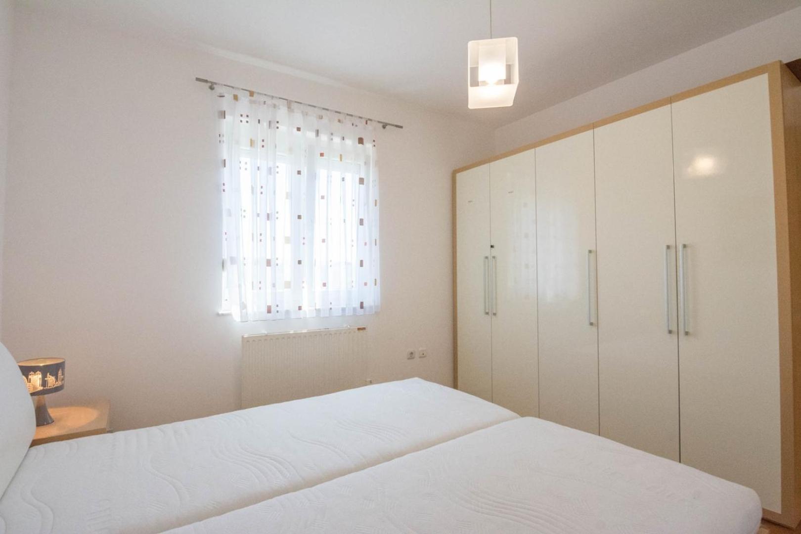 Spacious Apartment On A Great Location -Apartment Kuhta Biograd Na Moru Exterior photo