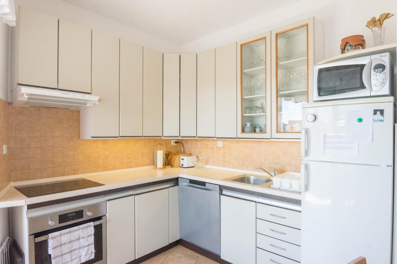Spacious Apartment On A Great Location -Apartment Kuhta Biograd Na Moru Exterior photo