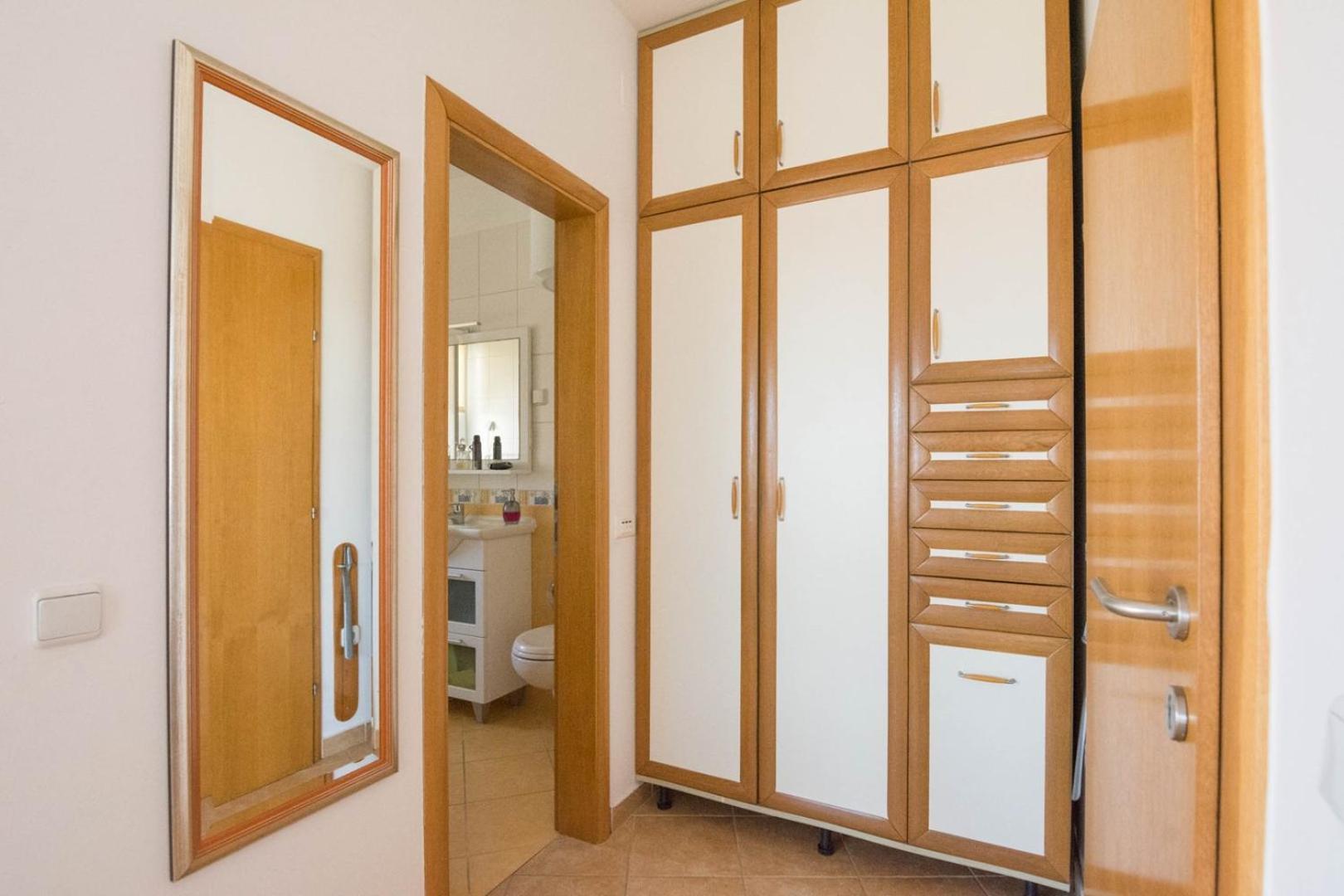Spacious Apartment On A Great Location -Apartment Kuhta Biograd Na Moru Exterior photo
